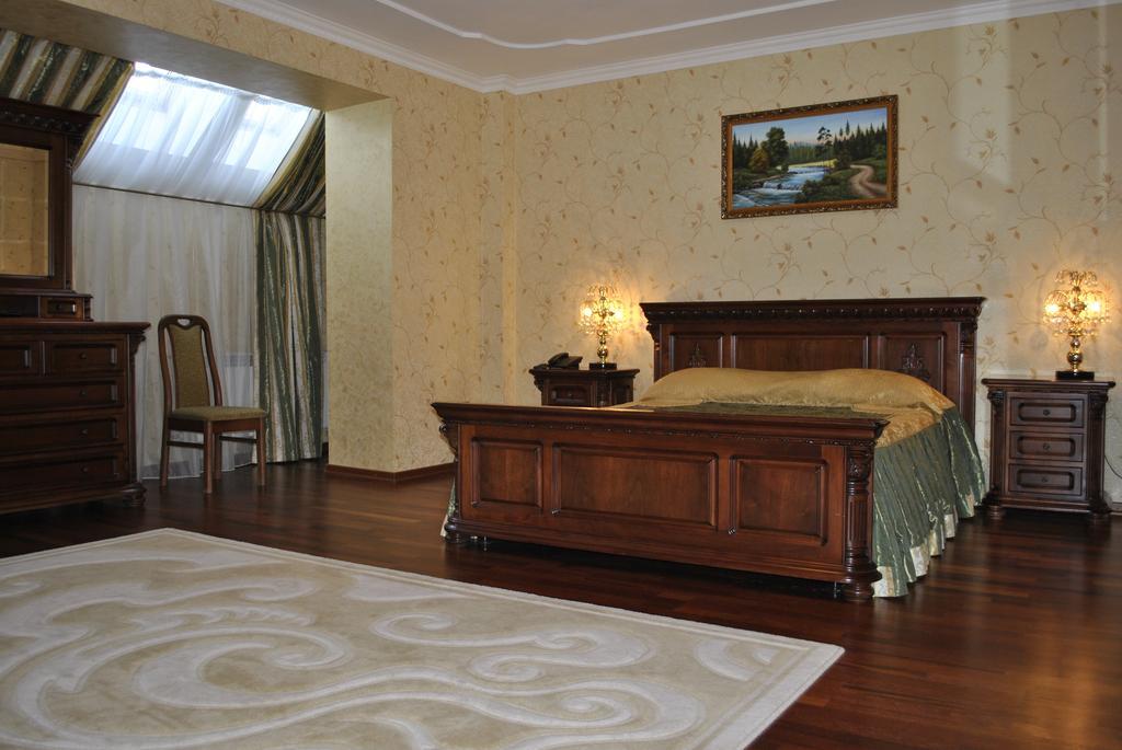 Olymp Hotel Uzjhorod Eksteriør bilde