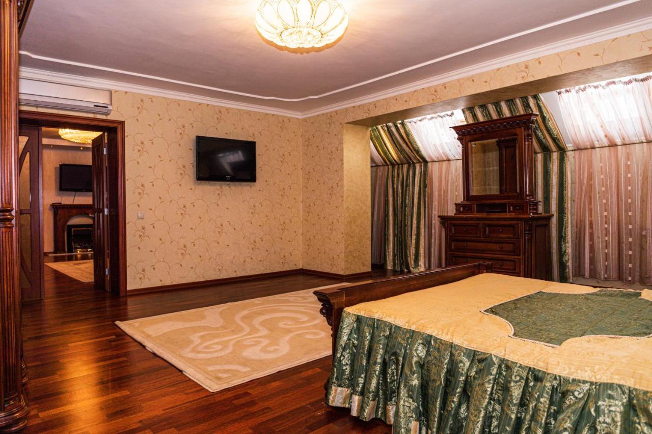 Olymp Hotel Uzjhorod Eksteriør bilde